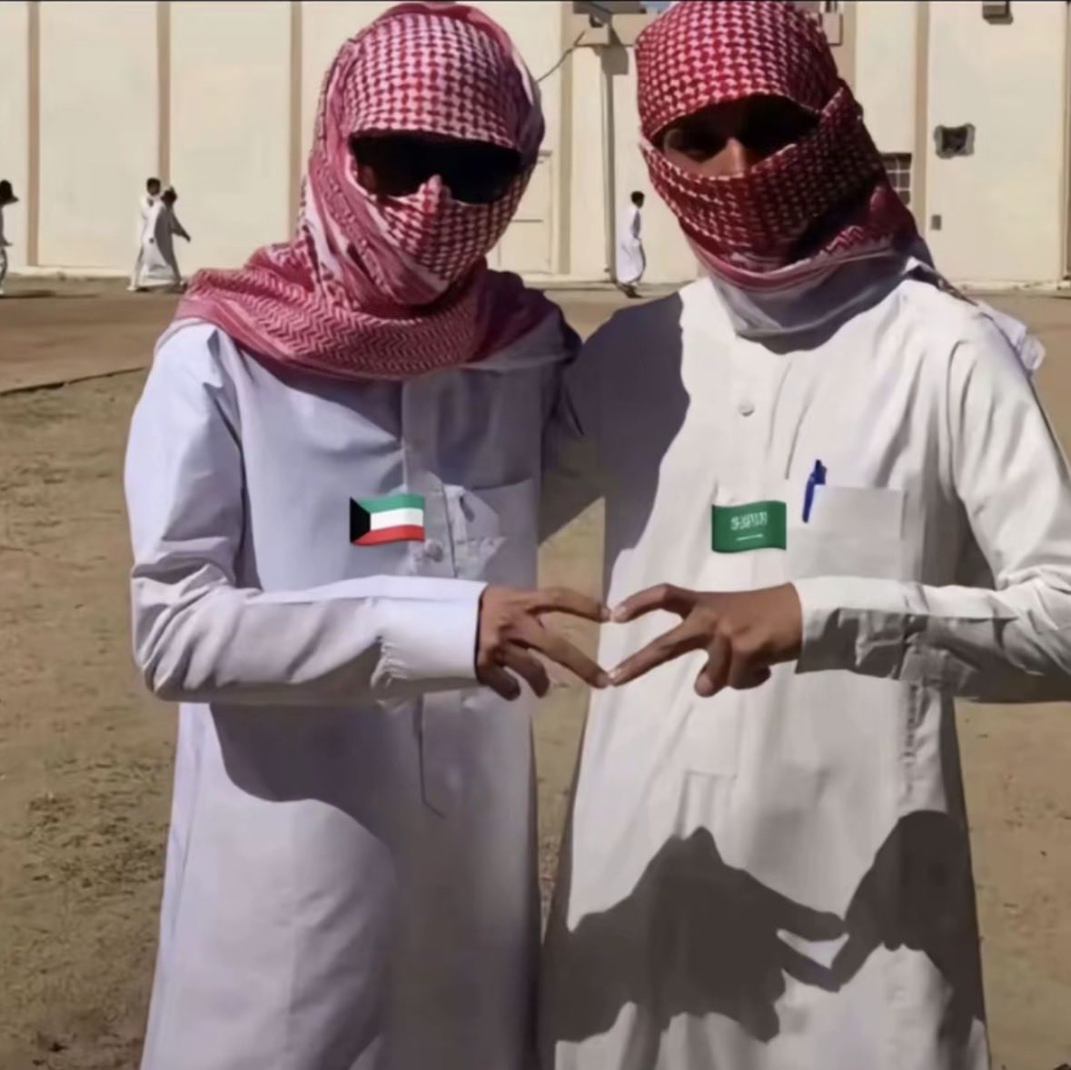 l4u3l's tweet photo. علاقتنا مع السعوديين من عمر : https://t.co/eXJdMITZbq
