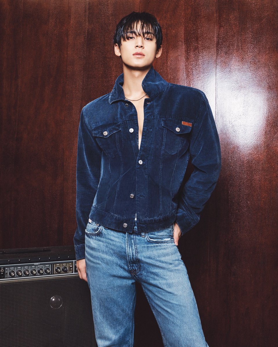mintmag_th's tweet photo. อีกช็อคเท่ของหนุ่ม #MINGYU วง #SEVENTEEN ในแคมเปญใหม่จาก Calvin Klein กับแคมเปญ Outerwear ในเอเชียประจำฤดูกาล Fall 2026 ถ่ายทอดความเท่อันอบอุ่นในสไตล์มินิมอล ผ่านไอเท็มเอาต์เตอร์แวร์ใหม่ประจำซีซั่น 💚

#CalvinKlein
#MintNews https://t.co/eTdkH2upuZ