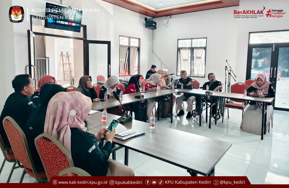 KPU_Kediri's tweet photo. #TemanPemilih, Rabu (14/10), Komisi Pemilihan Umum (KPU) Kabupaten Kediri menggelar Rapat Pleno Rutin Mingguan yang bertempat di Aula Kantor KPU Kabupaten Kediri. https://t.co/zx9HStCJuS