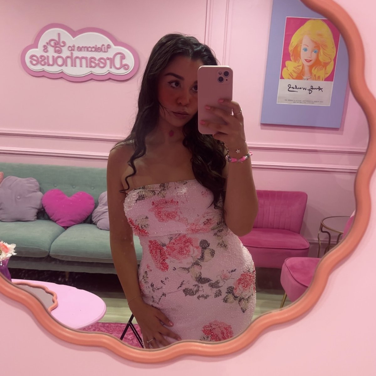 pinkworldv's tweet photo. somewhere between a dream and a dreamhouse ♡ꕤ

#barbie #pinkgirl #pinkworld #dreamhouse #pinkaesthetic https://t.co/1POwEfRVqM
