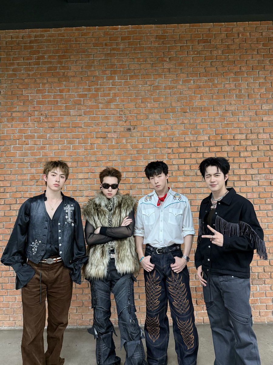 PROXIE_Official's tweet photo. 🪦⭑ Press Visit #พ้อกสีเบบีเกิร์ลออกล่าD1
‘Baby Girl’ PROXIE Feat. GALCHANIE

#PROXIE_BabyGirl
#PROXIE_SpiritsAwaken
#PROXIEth 
#bROTHERSMUSIC https://t.co/zYt6nvRPAZ