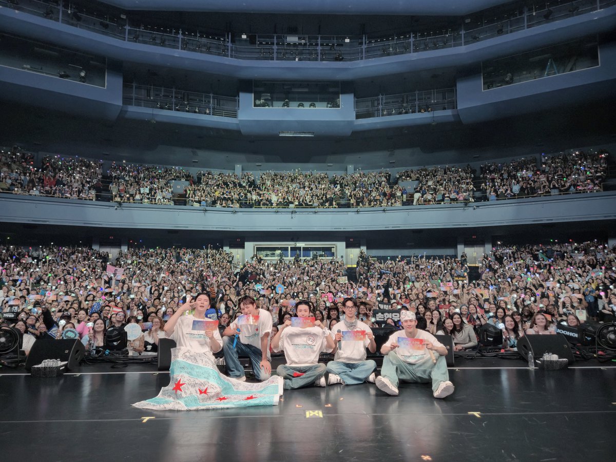 OfficialMONSTAX's tweet photo. [📸]
2026 MONSTA X WORLD TOUR
[THE X : NEXUS] IN ROSEMONT

20261013 (TUE)
I love you, MONBEBE! ❤️

#MONSTAX #몬스타엑스
#MONSTAX_THEX_NEXUS
#사랑한다몬베베 https://t.co/PlFfy3FhsY