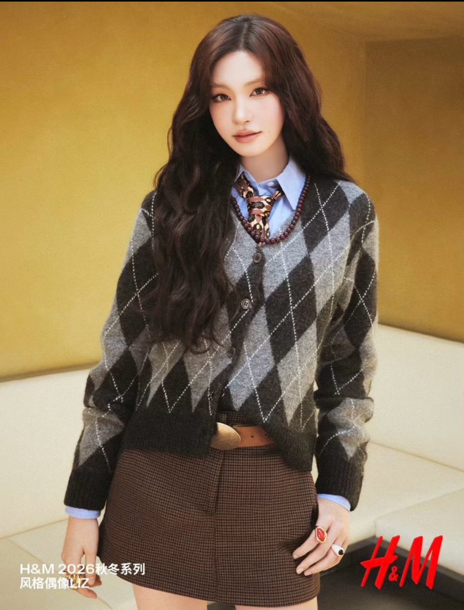 L1ZBASE's tweet photo. [LIZ x H&M CHINA]

LIZ for H&M China’s Autumn/Winter 2026 collection. Our golden girl continues to showcase her versatility and effortless elegance as she takes on a new fashion moment. A perfect fit for the season. 🤍

🔗 https://t.co/Bw5xazs0Os

Please remember to use the hashtags below in your posts and replies to help boost Liz’s visibility and get her trending!

H&M CHINA MODEL LIZ
#LIZxHNMCHINA #LIZ #리즈 @IVEstarship