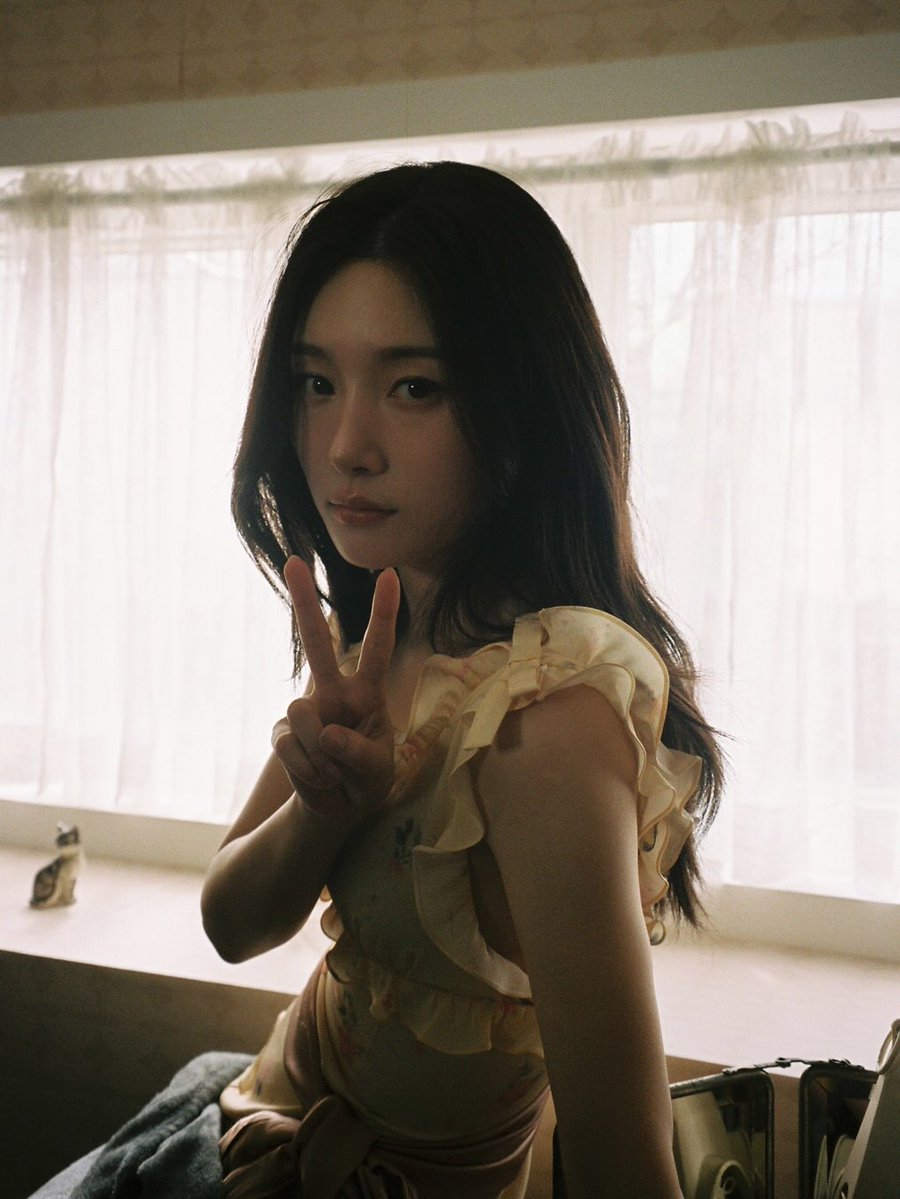 chejyeon's tweet photo. a little softness, a little sunshine, and a beauty that feels like a daydream https://t.co/j6ZcNEkkN8