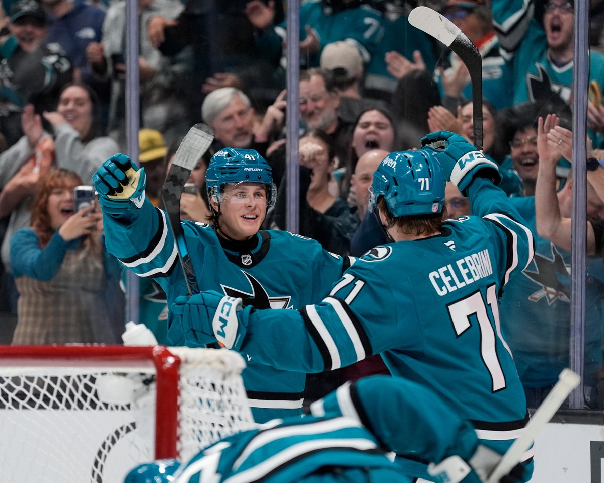 SanJoseSharks's tweet photo. Bring it in! 🥳 https://t.co/XEttPK1zt3