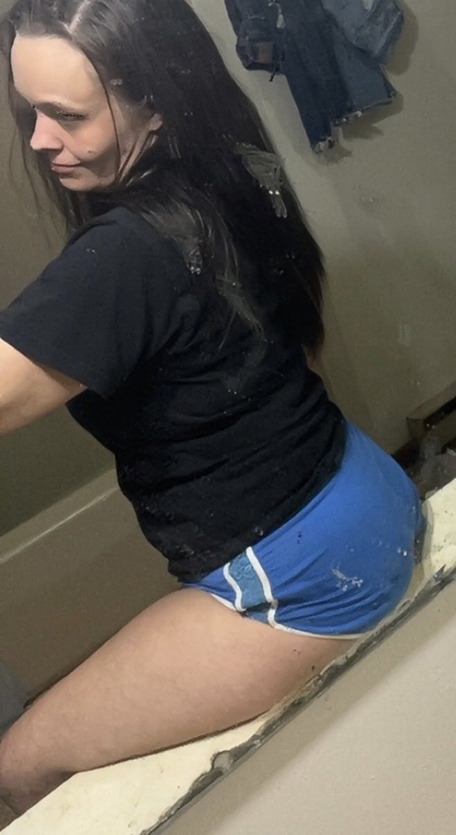 JuicyBootylcsr's tweet photo. Who buying 🍑 https://t.co/QHb33OUQEM
