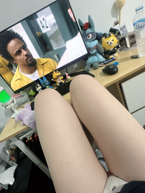 KennethKnii6fv's tweet photo. 각도가 좀 특이한데 
이게 내 일상이야 https://t.co/BuH8g2i3HR