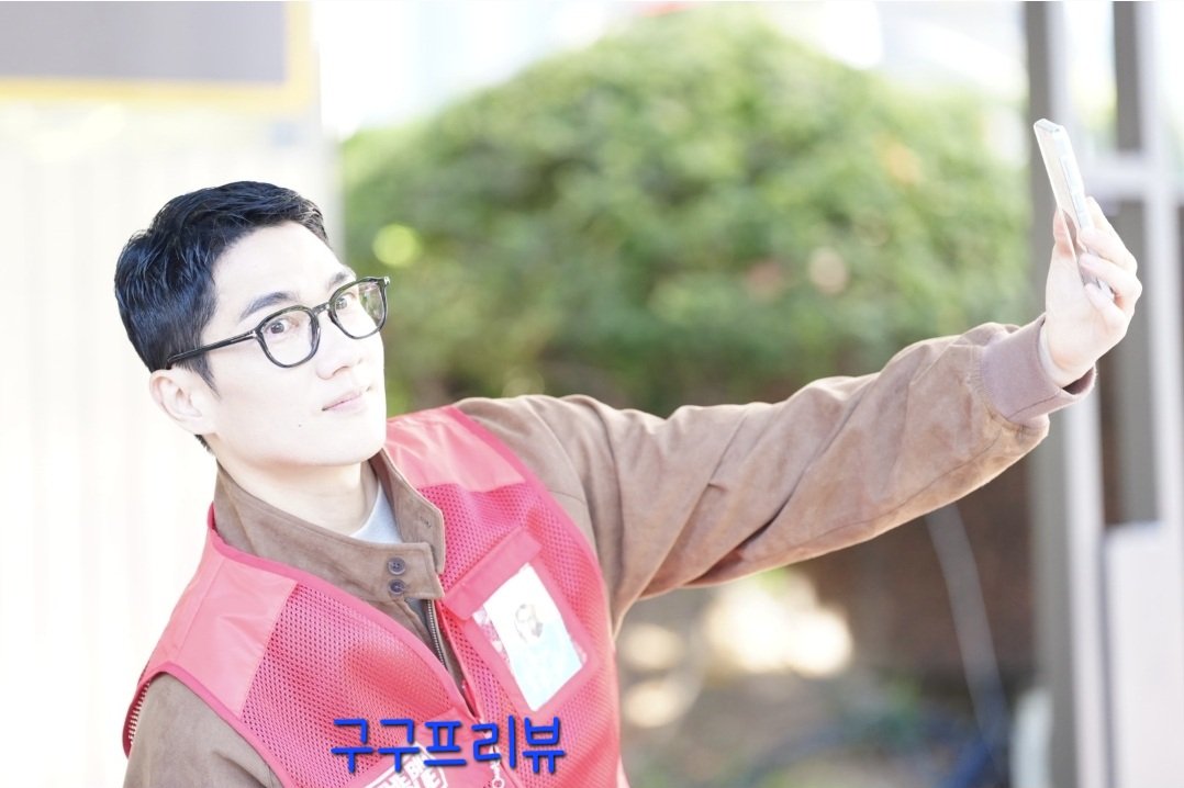 sleepingdonkey9's tweet photo. 261014 엄태구 빅돔 프리뷰 https://t.co/exsvVV3Mzv