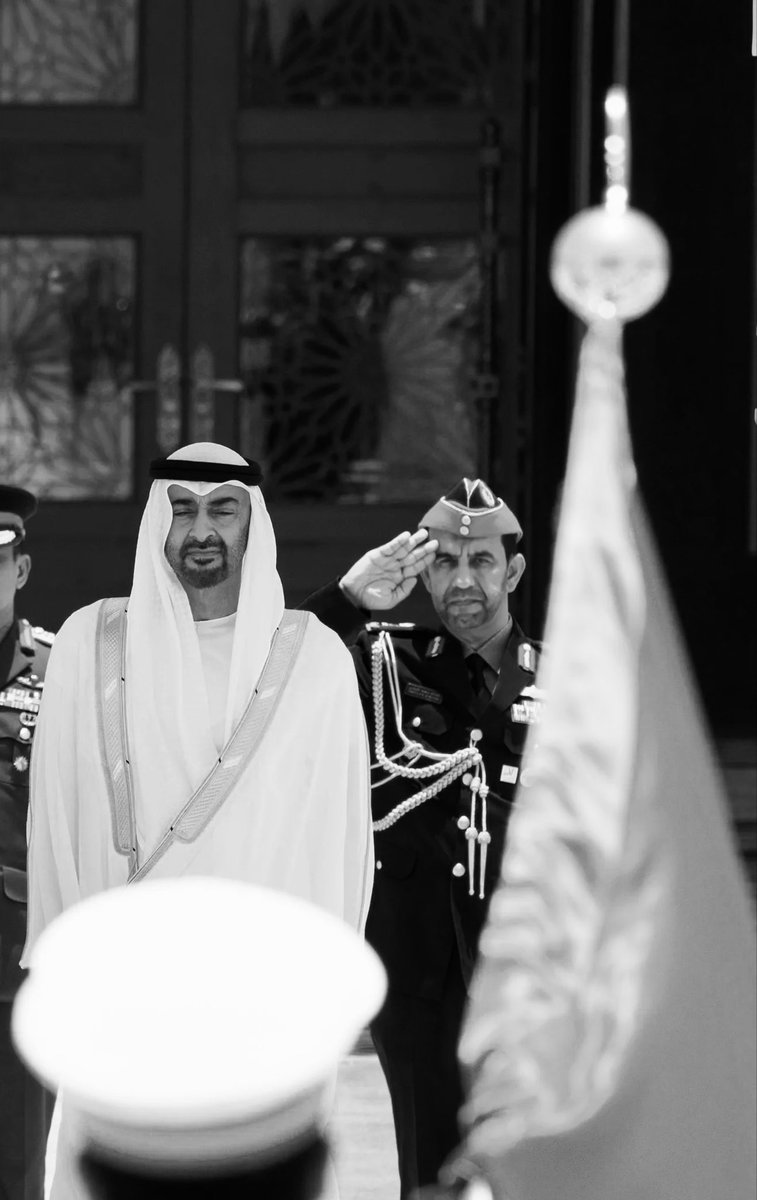 hbinateeq's tweet photo. المجد لأهله و لا يهمه سليل المجد
ا��ا تطايـر غبـار .. ولامـس "نعـولــه"

تركـنـا أهـل الـرّدا فـي غيـّهـا تمـتـد
نفوسنا بكسب العلا والمجد مشغوله

و من كان عضده محمد ما يهمّه حد
بوخالد الشّهـم حامي بعزمه الدولـه

عنده سيوف المعالي مرهفات الحد
ف أغمادها قاطعه، يا كيف مسلوله ؟

🇦🇪⚔️ https://t.co/u0kRdZRTOT