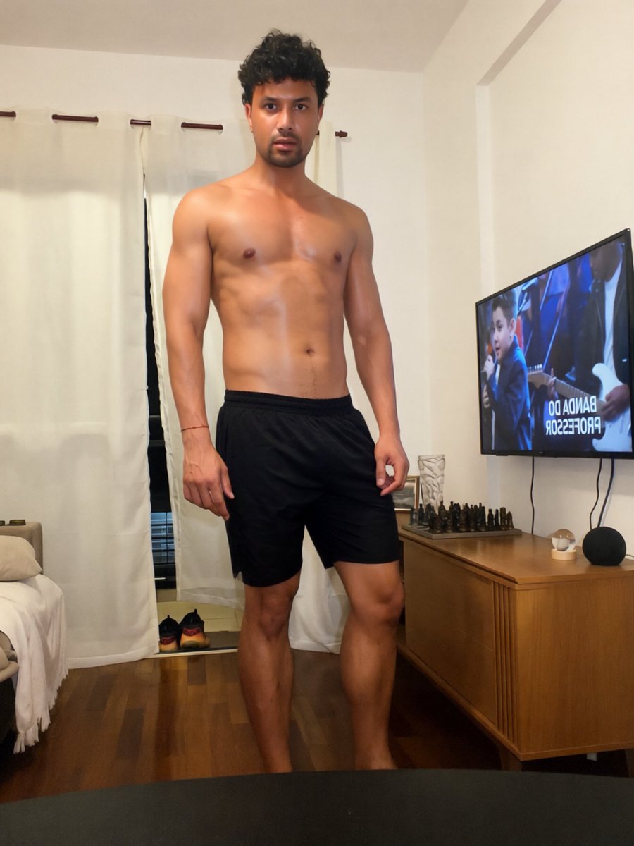 marcioliyma's tweet photo. Evolução 
#gym #gymgay #gaylatinos #evolutiongay #workout #backshots #gayguy #Gayportrait #MensPhysique #physical #gymfur #tallguy #latinboy https://t.co/UnUBYdF4dO