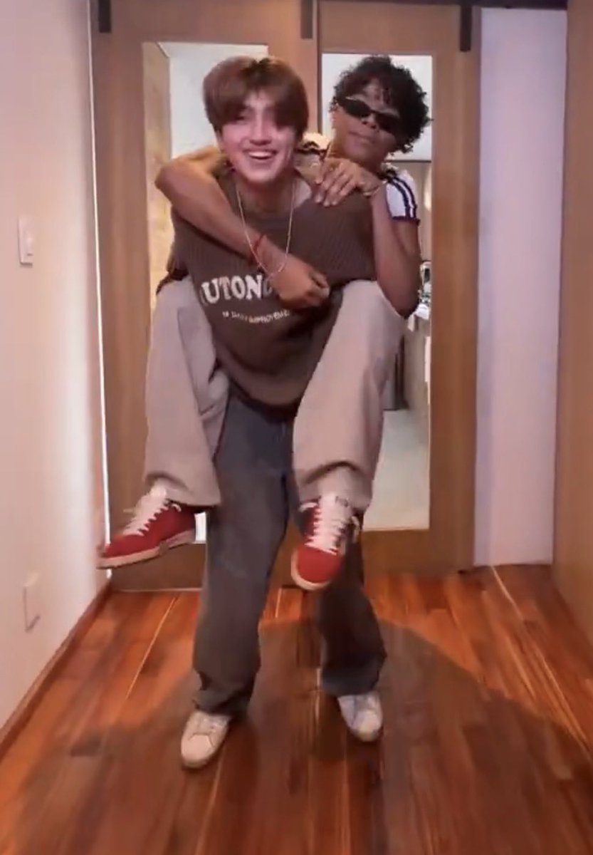 lesbian_wonka's tweet photo. @eightineth your wish came true immediately https://t.co/algnvGuYDg