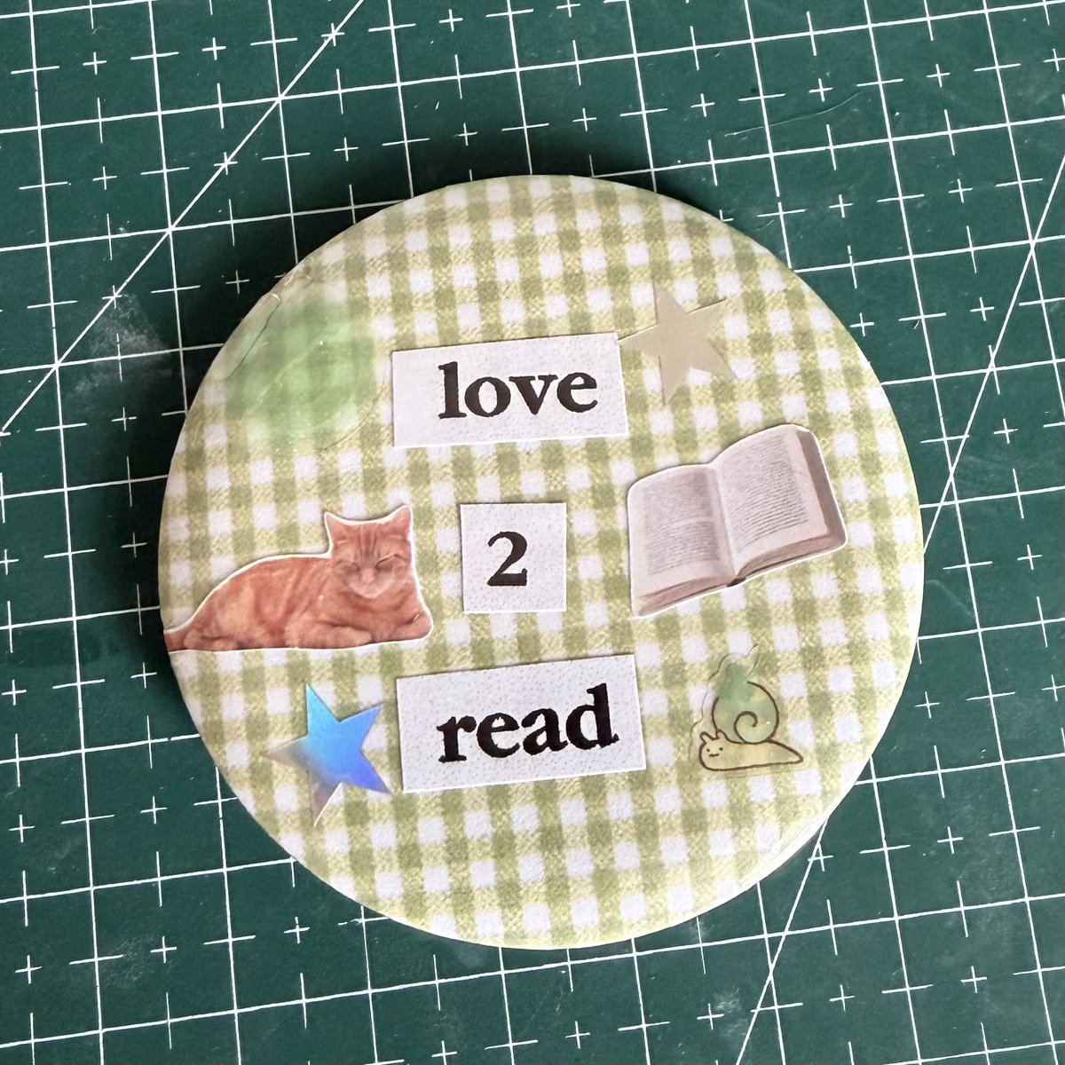 pixieeeshop's tweet photo. collage badges left on my online shop 💓 https://t.co/luPkmPeTpL