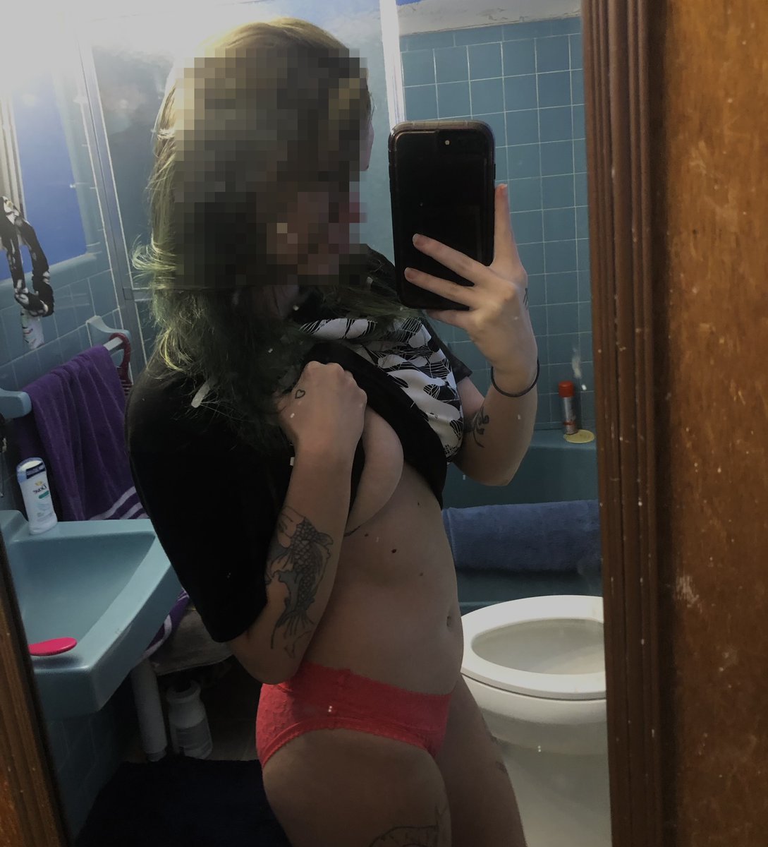 igibohhhh's tweet photo. IRL Submission 
Dm or comment to expose your irls or gfs and family cucks, you know you want toooo https://t.co/cC1jzLwdjU