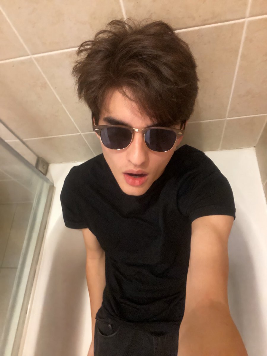 Bzdooks's tweet photo. was i moggin' in these photos or autismn' #autism https://t.co/AGLQQq5AK8