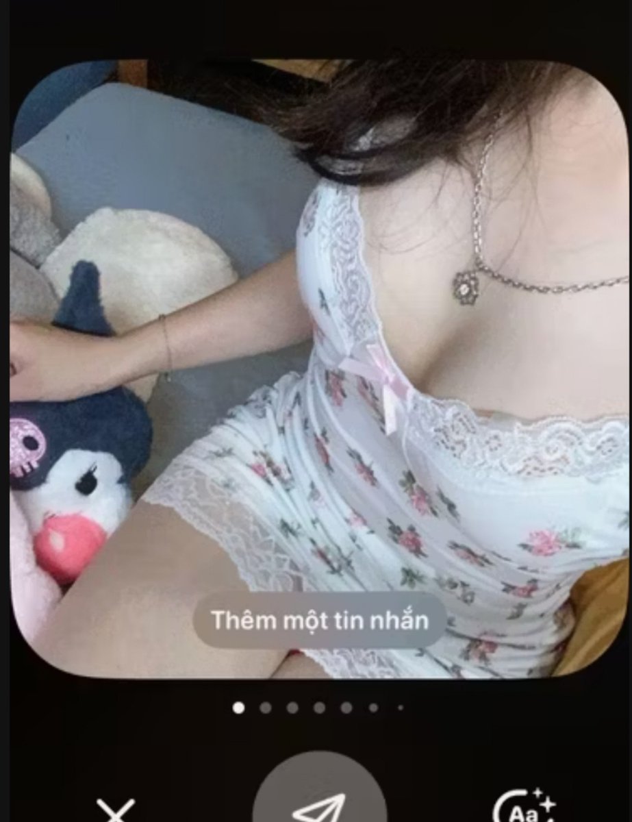 hatranggxingai's tweet photo. :)))) mn cho tui xin cảm nhận ( ai chs locket add k nè ) https://t.co/6e4dtesic8
