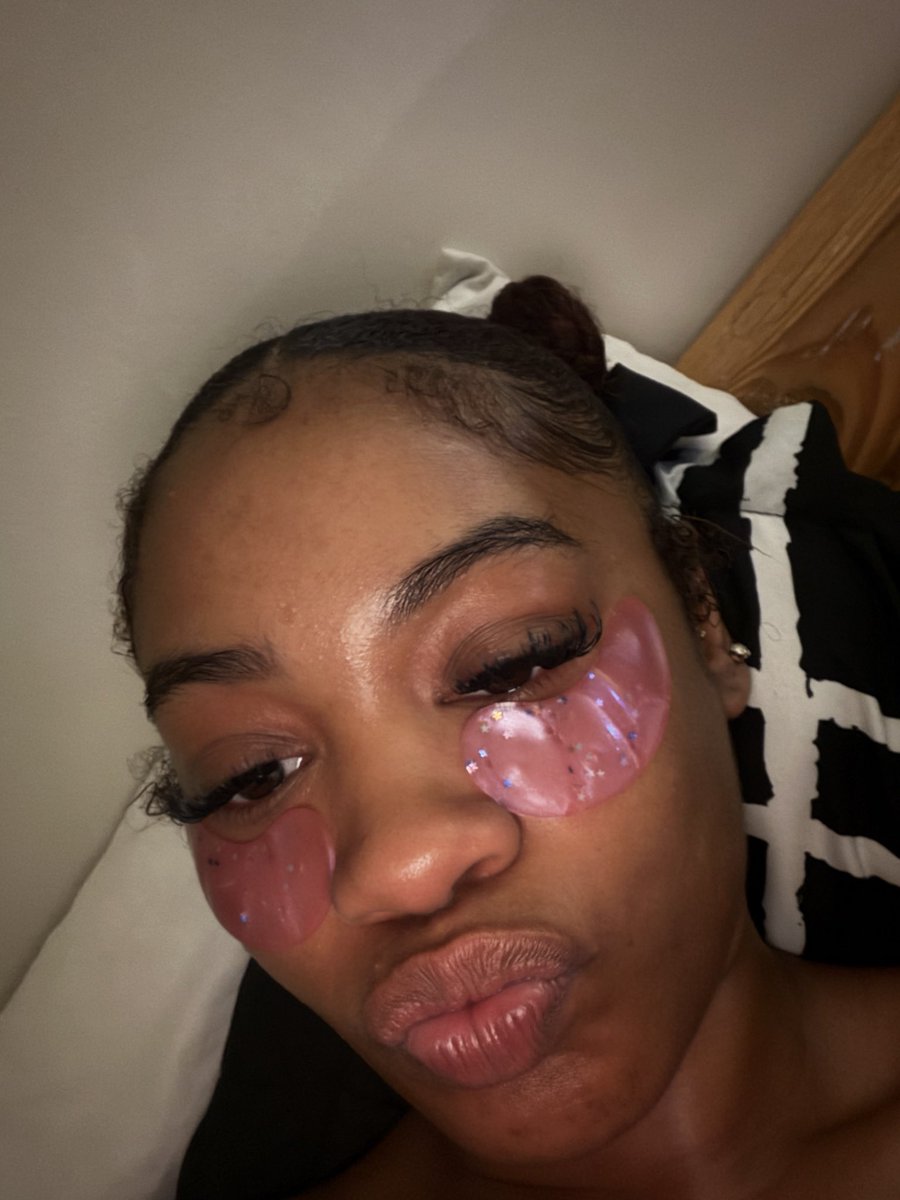 mybratdiary's tweet photo. a little self care https://t.co/fa6fmYKOiE