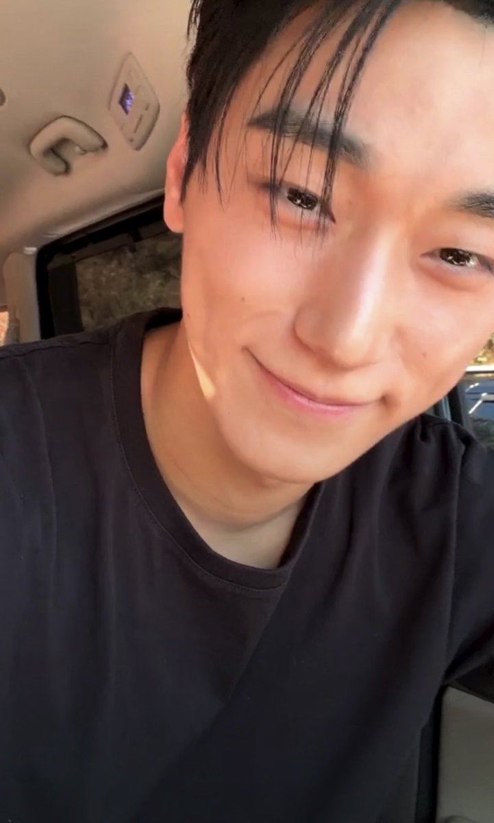 luv3ann's tweet photo. 4단계웃음>< https://t.co/FQbMDVgKnz