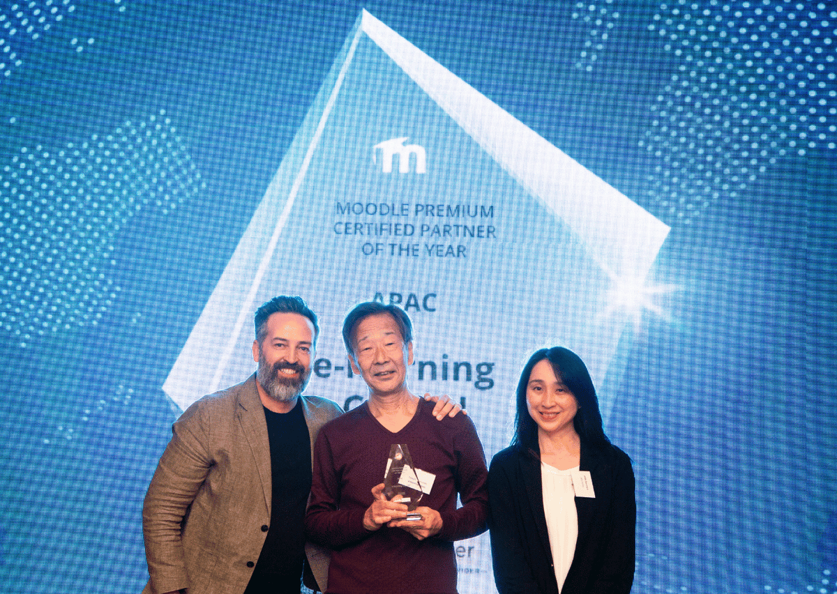 elearningjp's tweet photo. 【Moodle Certified Partner Awards 2026 受賞】
株式会社イーラーニングは、APACのプレミアムパートナー部門で3度目の受賞を果たしました。

▼受賞のお知らせを読む
https://t.co/kgCljvHil4

#Moodle #LMS #eラーニング #受賞 #Moodle公式認定プレミアムパートナー https://t.co/5aPNnMRbvr