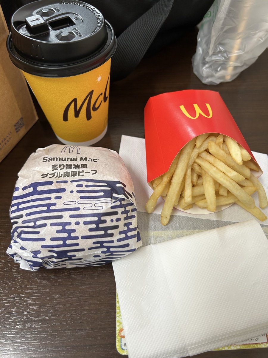 Yuya_Grace's tweet photo. 昨日から体調不良でなぁ〜…
風邪にはスタミナ！！
サムライマック食べてパワー付けるぜ！！ https://t.co/yhtoNd7zQX