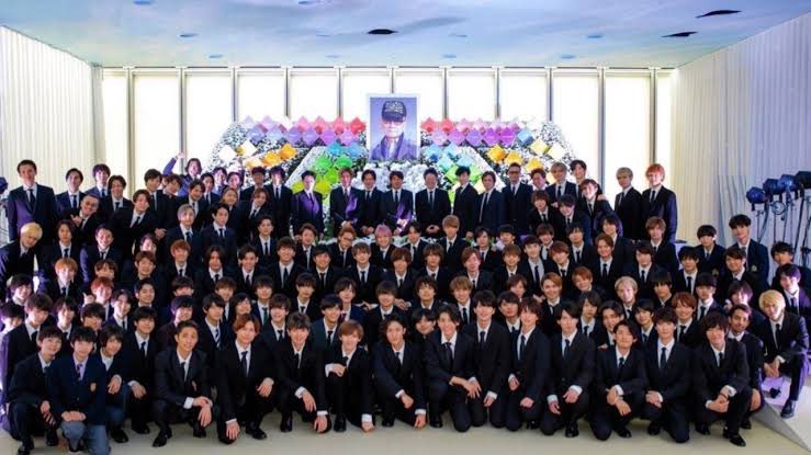 5nnq7q's tweet photo. あるだろう、集合写真 https://t.co/50h4r62Q2U