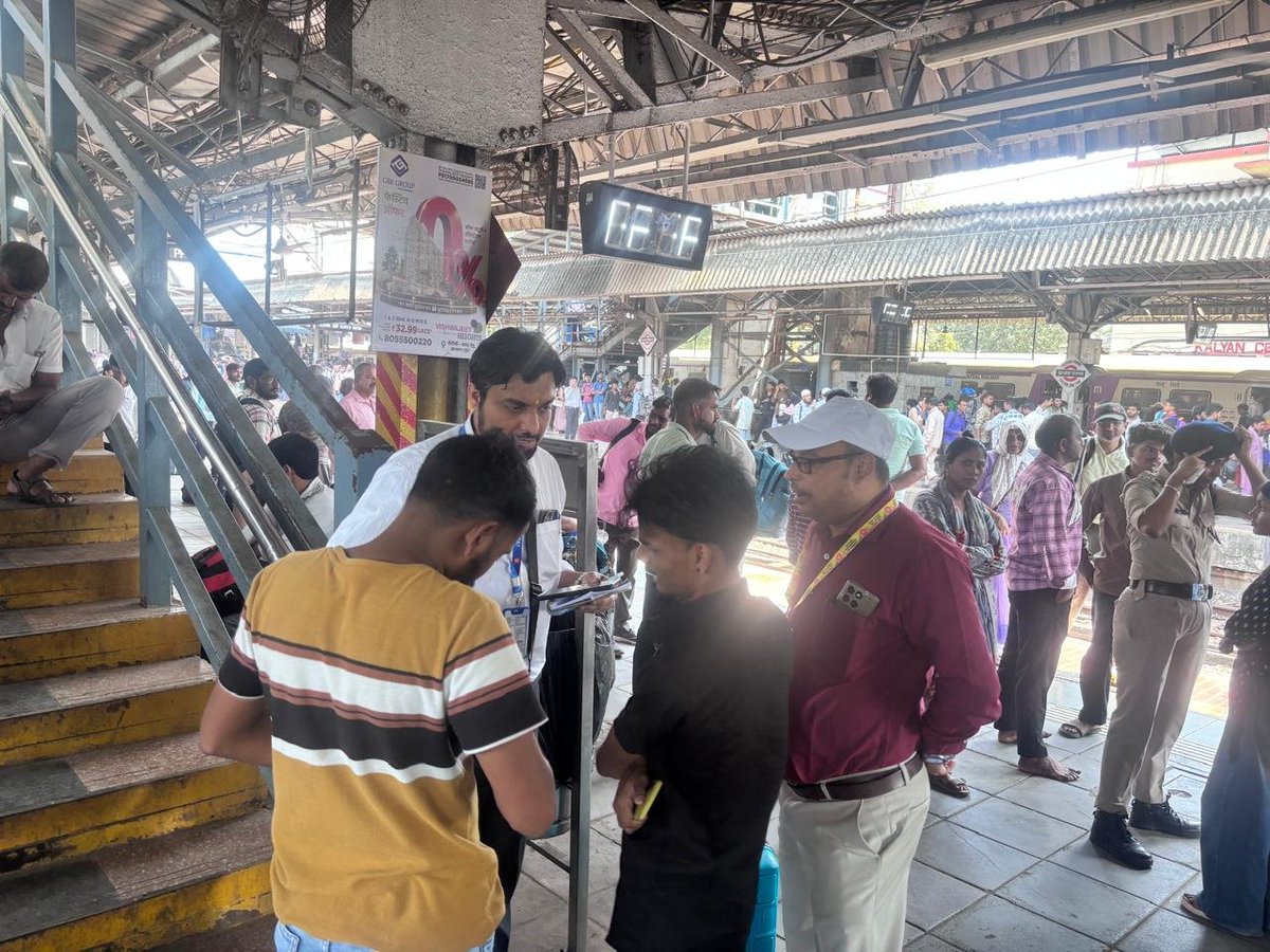 drmmumbaicr's tweet photo. 🚨 Special Ticket Checking Drive | Kalyan (KYN)

A Special Ticket Checking Drive was conducted at Kalyan Station on 13.10.2026, hours, under the guidance of the Commercial Officer, with 27 Ticket Checking (TC) staff and 05 RPF personnel deployed.

📌 During the drive:

🎫 661 passengers were penalised for travelling without valid or with irregular tickets.
💰 ₹3,29,672/- was recovered as penalty.

Additional Cases:

Section 147 (Trespassing): 1 case / ₹500/-

Section 162 (Entering Female Reserved Coach): 1 case / ₹2,500/-

🚆 Travel with a valid ticket.
🤝 Respect fellow passengers.
🛡️ Travel safely, responsibly & with dignity.

#TicketChecking #SpecialChecking #KALYAN #CentralRailway #MumbaiLocal