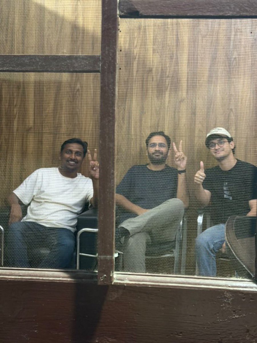MahuaMoitra's tweet photo. With you boys. We will reclaim this country from these thugs &amp; looteras. https://t.co/4EtvCdRFZv