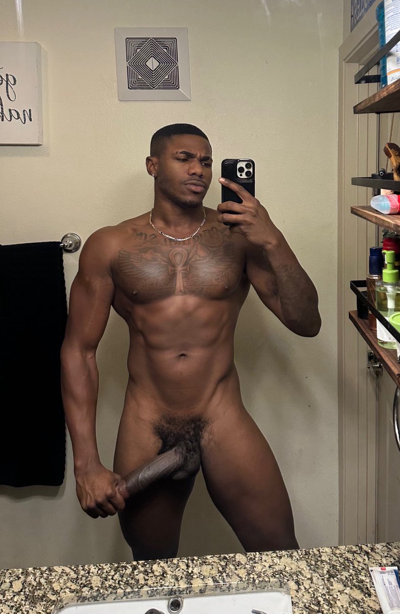 BoysPicsFactory's tweet photo. 😍😍🔥🔥🔥

.

📸: @KingMarcelluss https://t.co/q2XgLjQ3tE