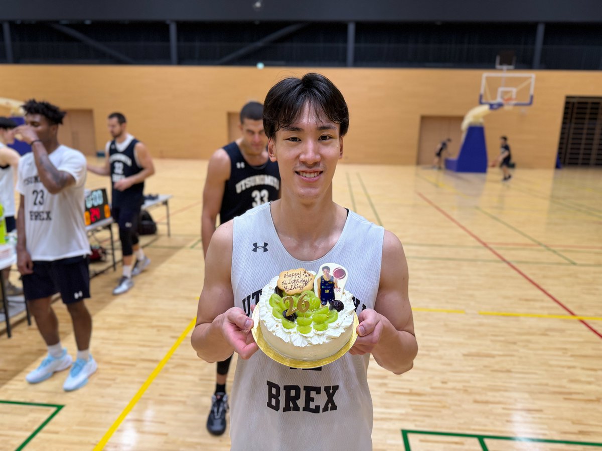 utsunomiyabrex's tweet photo. HBD!!

#高島紳司 #BREX
#ランメイシャスイーツファクトリー https://t.co/6BiYuFFVBh