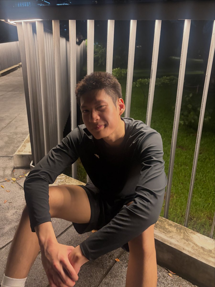 porpp94's tweet photo. ได้เห็นหน้าสุดหล่อแล้ว คนที่รักการออกกำลังกายที่สุด 😀 https://t.co/mOjWFKiyd2