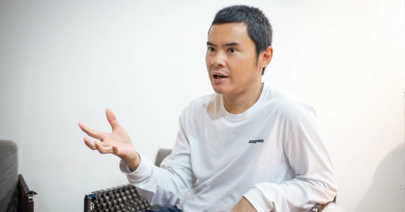 LDN327's tweet photo. ย้ง ทรงยศ สุขมากอนันต์  ผู้กำกับภาพยนตร์ นักเขียนบท และผู้บริหารค่ายบันเทิงชื่อดังของเมืองไทย

" เก่งจัง ดีใจที่ได้มาดู "

#AlwaysLalisa
#Lisa #리사 #ลิซ่า #リサ #Blackpink https://t.co/JF6e9krgVG