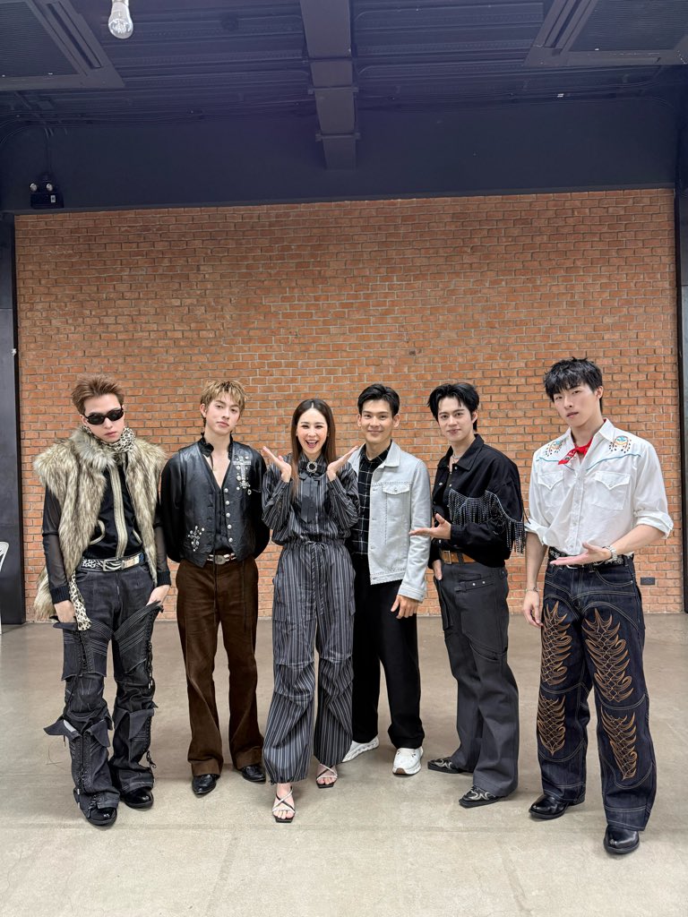 PROXIE_Official's tweet photo. ขอบคุณทางรายการ วันนี้ ทางช่อง one31 นะครับ 🫶🏻

#พ้อกสีเบบีเกิร์ลออกล่าD1
#PROXIE_BabyGirl
#PROXIE_SpiritsAwaken
#bROTHERSMUSIC https://t.co/4uEgm5pVSe