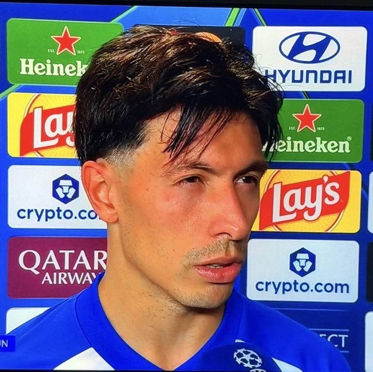 FrankEra_'s tweet photo. 🚨🗣️ - Fabrizio Romano:

“Lisandro Martinez is NOT the only player thinking all of this, I can GUARANTEE.

“The players were expecting a different NUMBER of players to join [in the summer].”

[@FabrizioRomano, YT] https://t.co/ENjAUOzHEH