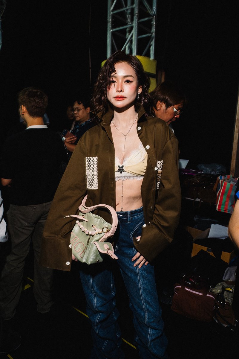Siam_Paragon's tweet photo. เต็มสิบไม่มีหักไปเลยค่ะพี่ฟ้า!

MERGE presented by Amazing Thailand

Siam Paragon Bangkok International Fashion Week 2026 at Grand Runway, Parc Paragon, Siam Paragon

#SiamParagonBIFW2026 #SiamCenterBIFW2026 #BIFW2026 #MERGEOFFICIAL #AmazingThailand #EngfaWaraha #อิงฟ้าวราหะ https://t.co/Or7f98jwXC