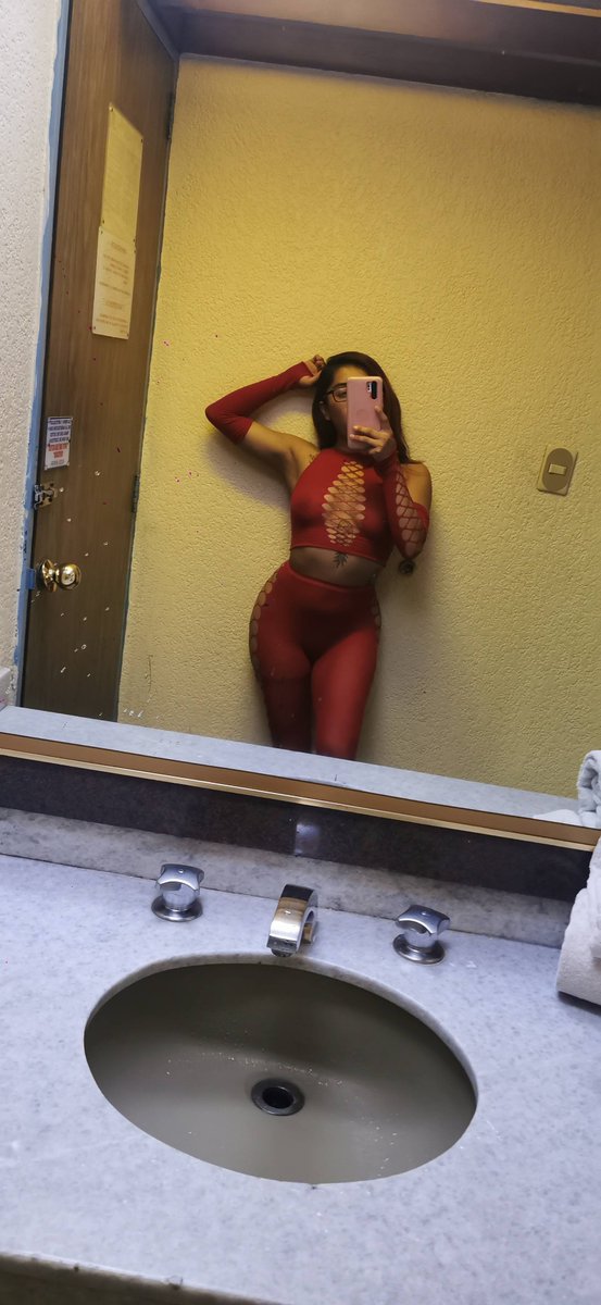 faty_petite's tweet photo. Linda noche 😘 ❤️‍🔥✨️ https://t.co/GecjmEHP0T