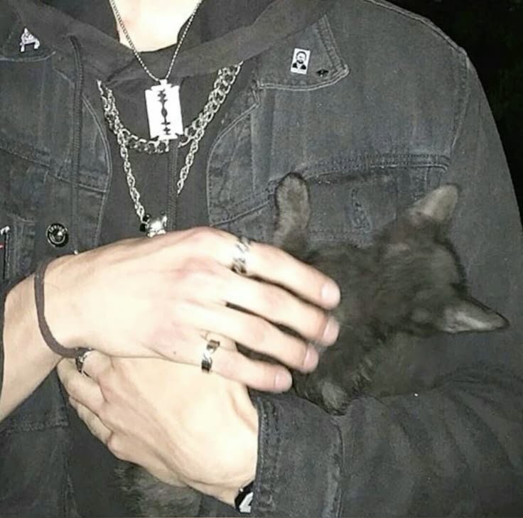 Punished4M3's tweet photo. ─♰ ⋅ Noctis ⋅ ♰ ─

𓏵 24 he/him

𓏵 I make pretty sounds with my voice

𓏵 Metalhead and Grunge subculture

𓏵 Val, Rivals, Phas

𓏵 Mostly nsfw https://t.co/HYxMdsjJHm