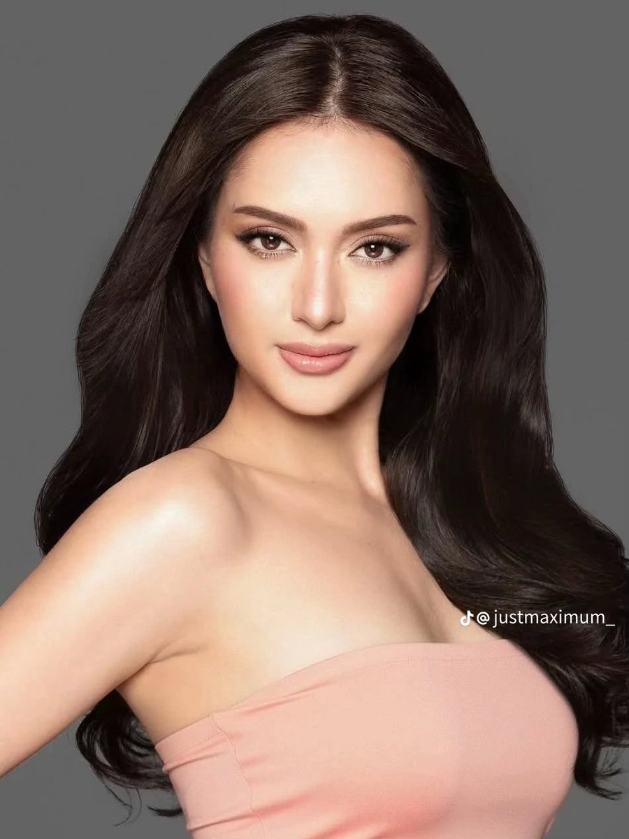 AlanahShevana's tweet photo. Philippine Pageantry, tayo!

Who has the best headshots among these queens? If I rank them based on their face card and lighting, this is my order:

Athisa
Catriona
MMD
Pia https://t.co/dLuDg85zZY