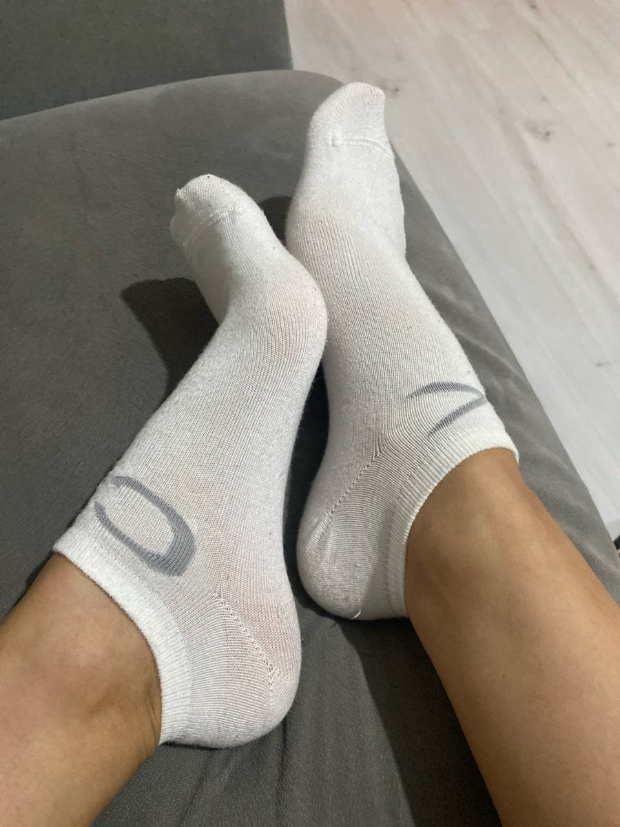 mistressgg8's tweet photo. Daimi finansal köleler istiyorum 
#finansalköle #ayak #ayakfetişi #ayakkölesi #ayakfetiş #finansalköpek https://t.co/EAiNJvMF2J