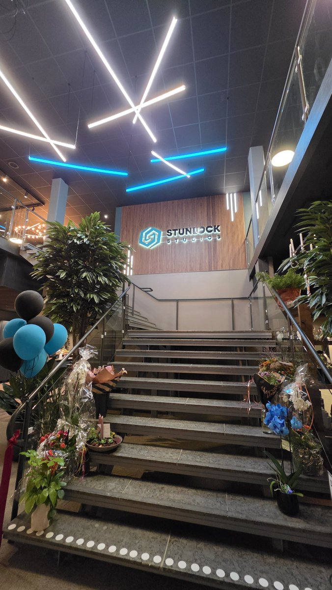 Ruth_LadyStrify's tweet photo. I just came back to work today after my vacation in Japan and the new @StunlockStudios office looks amazing 😍 https://t.co/rF3PbEnpw6