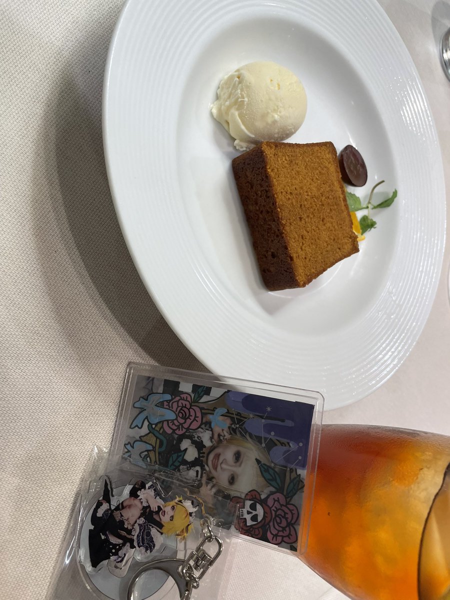 Lf0T3's tweet photo. ふーちま、おしゃれなとこにきたよ
TPO大丈夫かなぁ… https://t.co/2YilYDqI0j