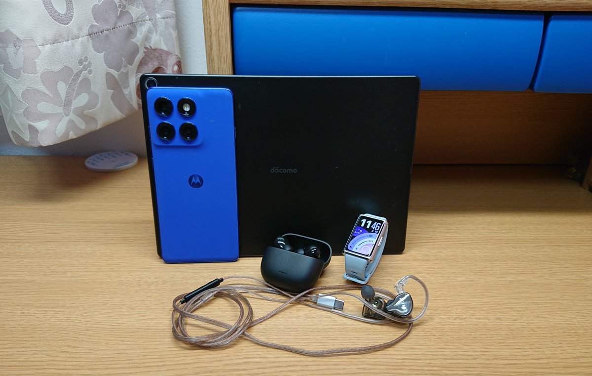 edge60pro's tweet photo. そろそろ自己紹介します

ガジェット界隈にいる貧乏人です
MotorolaとかXperiaとかが好物です
Zenfoneとかも気になってます

音ゲーもしてます
PhigrosとかMilthmとかしてます

百合も好きです
特にきみ死ぬ大好きだけど毎回毎回脳が破壊されるので見れてません

何卒よろしくです https://t.co/ZMKXrTQDho