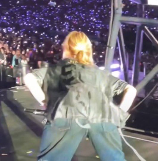 jiminsgluteus's tweet photo. “Making a username is hard” https://t.co/EkgDVBaXXX
