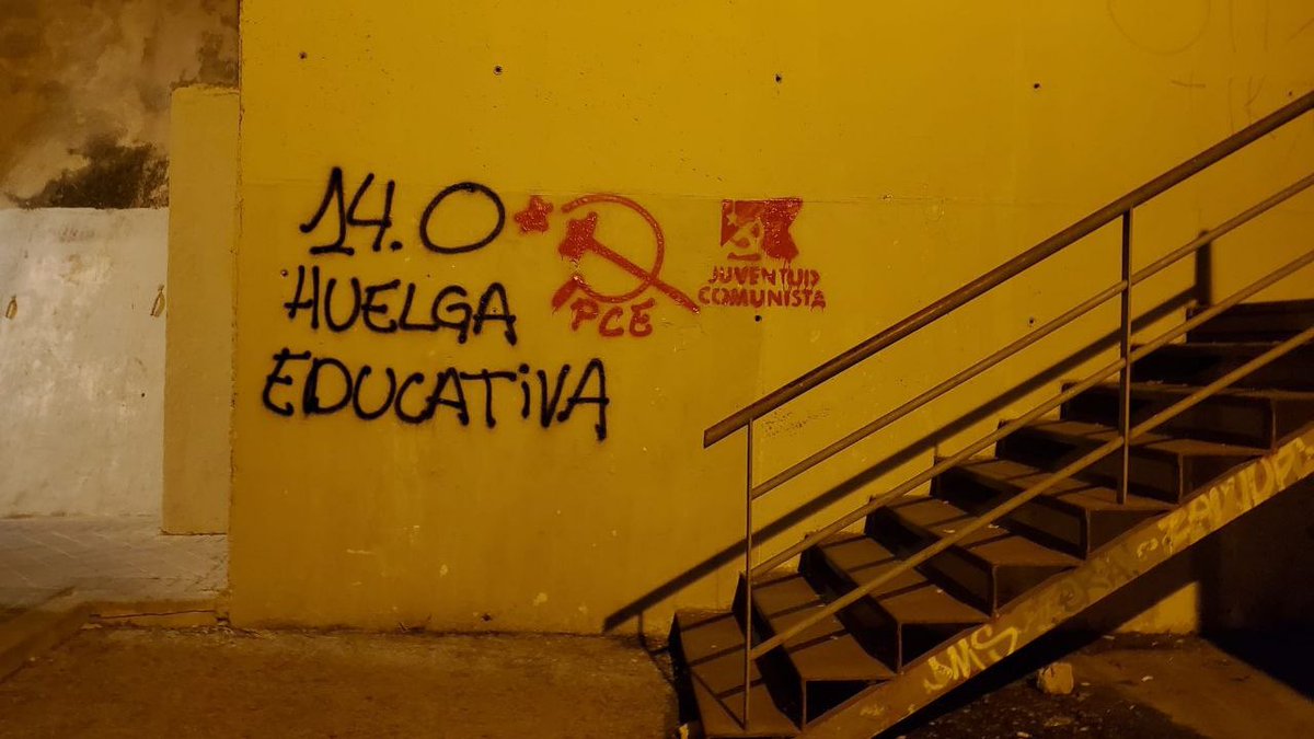 elpcm's tweet photo. Comienza la huelga educativa indefinida 🔥

Desde hoy, los centros educativos paran su actividad para luchar por una educación de calidad que no esté al servicio de los mercados.

Luchemos por una educación a la altura de nuestra clase. https://t.co/6HWMAiURsu