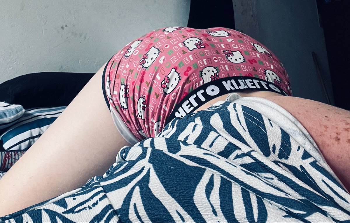 KingCumaLot05's tweet photo. Ass up, underwear on, and absolutely no intention of behaving 😈💀 https://t.co/IT13JmEZ1W