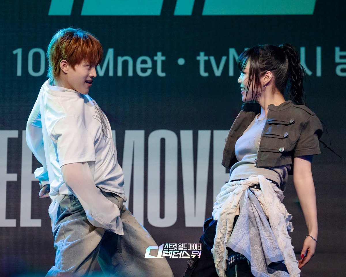 yourzoonit's tweet photo. 나인 베이비주 wacka wak 넋놓고 보다가 마주보고 웃을때 소름(너므좋아서어... 이사진 마주칠 때마다 저장 https://t.co/gMHpBVpFdR