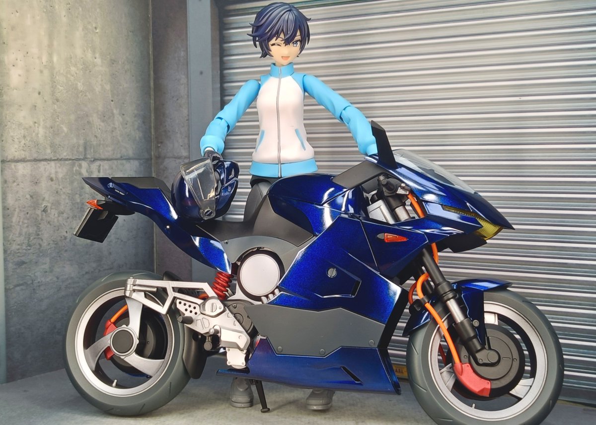 HK53E's tweet photo. バラバラになっていた瑠衣ちゃんのバイクがやっと復活しました。
初めてバイクの塗装にチャレンジしたので失敗した所もありますが、イロイロと勉強になりました。 https://t.co/vRgCjK9pgw