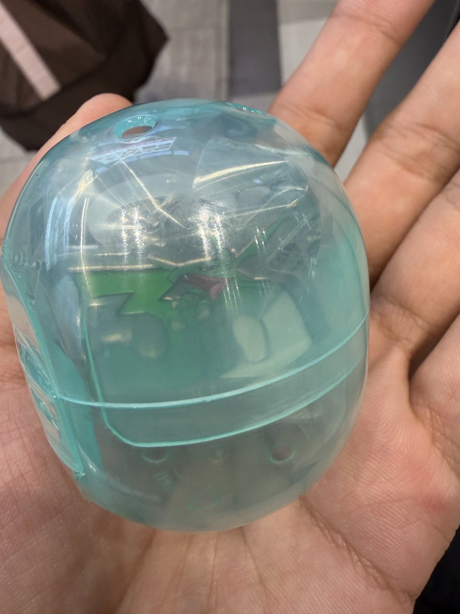 ipppoki's tweet photo. 交換】ポケモン 30周年 メタルチャームマスコット

譲　レックウザ

求　、ミュウ、レックウザ以外

仙台駅での交換お願いします！ https://t.co/WMOmDVTjvw