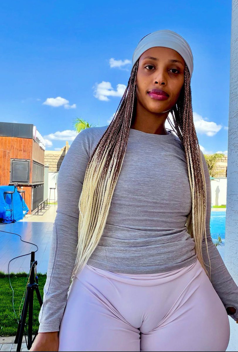RjNkD10's tweet photo. Good morning friends of Brielle 🥰. Wishing you a nice day😜 https://t.co/ePTJ4adj9I