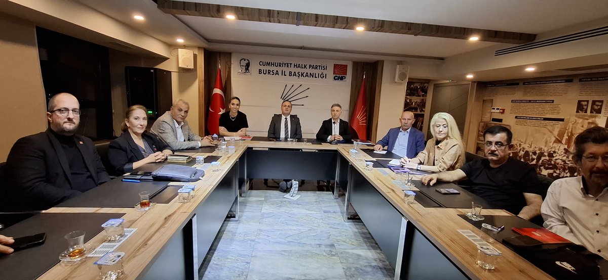bursachpil's tweet photo. CHP BURSA İL YÖNETİM KURULU TOPLANTIMIZI GERÇEKLEŞTİRDİK

İl Başkanımız Av. Deniz Baykal başkanlığında haftalık İl Yönetim Kurulu toplantımızı gerçekleştirdik. Alınan kararlar Bursa’mıza ve örgütümüze hayırlı olsun.

CHP Bursa İl Başkanı 
Av. @dzbaykal 

#CHP  #HerkesİçinCHP https://t.co/SSZshnk9Gc