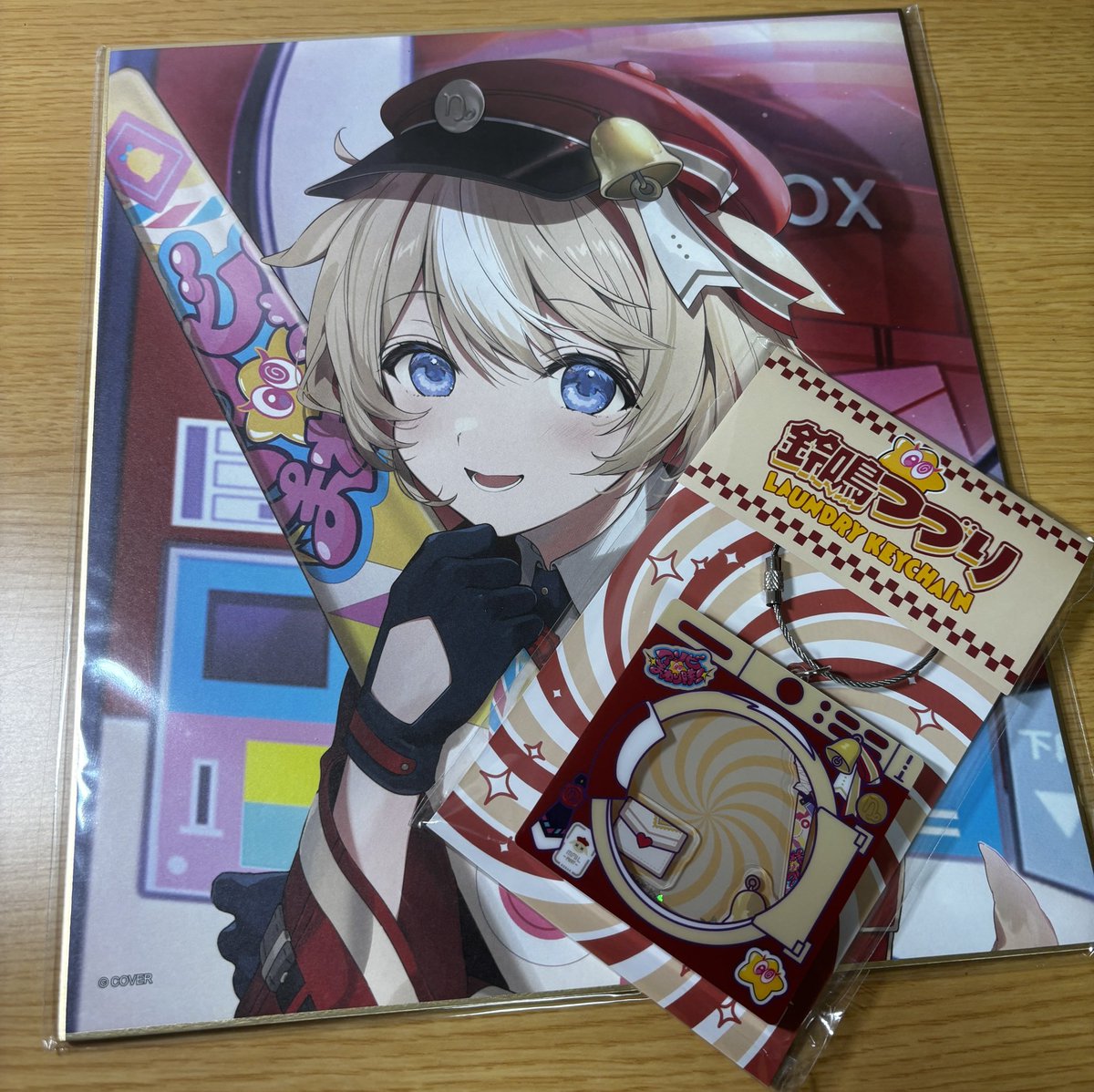 amelk_628's tweet photo. 大学から帰ってきたよー！

つーちゃんの缶バッチとアクリルスタンド再販してほし〜 https://t.co/mvKTeG081H