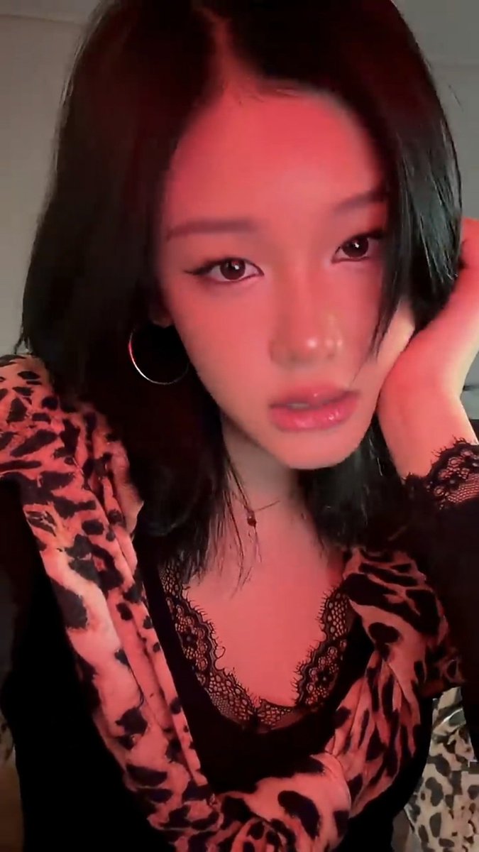 rts826417's tweet photo. 옴매 핫걸등장 https://t.co/PhAXZY9TZb